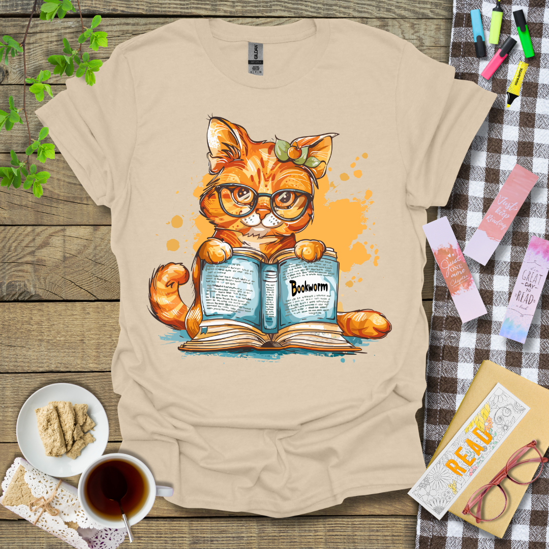 Bookworm Reading Cat Graphic T Shirt
