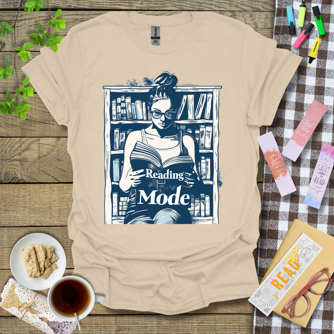 Reading Mode Girl With Glasses - Graphic T Shirt