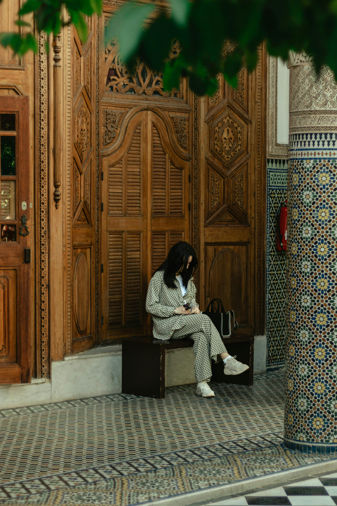 Reading Lifestyle Fashion: What to Wear on Your Next Book Club Meetup