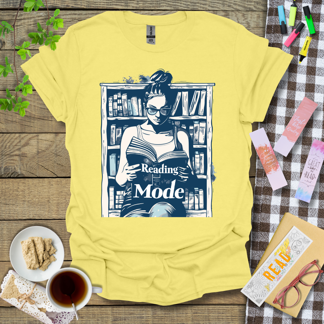 Reading Mode Girl With Glasses - Graphic T Shirt