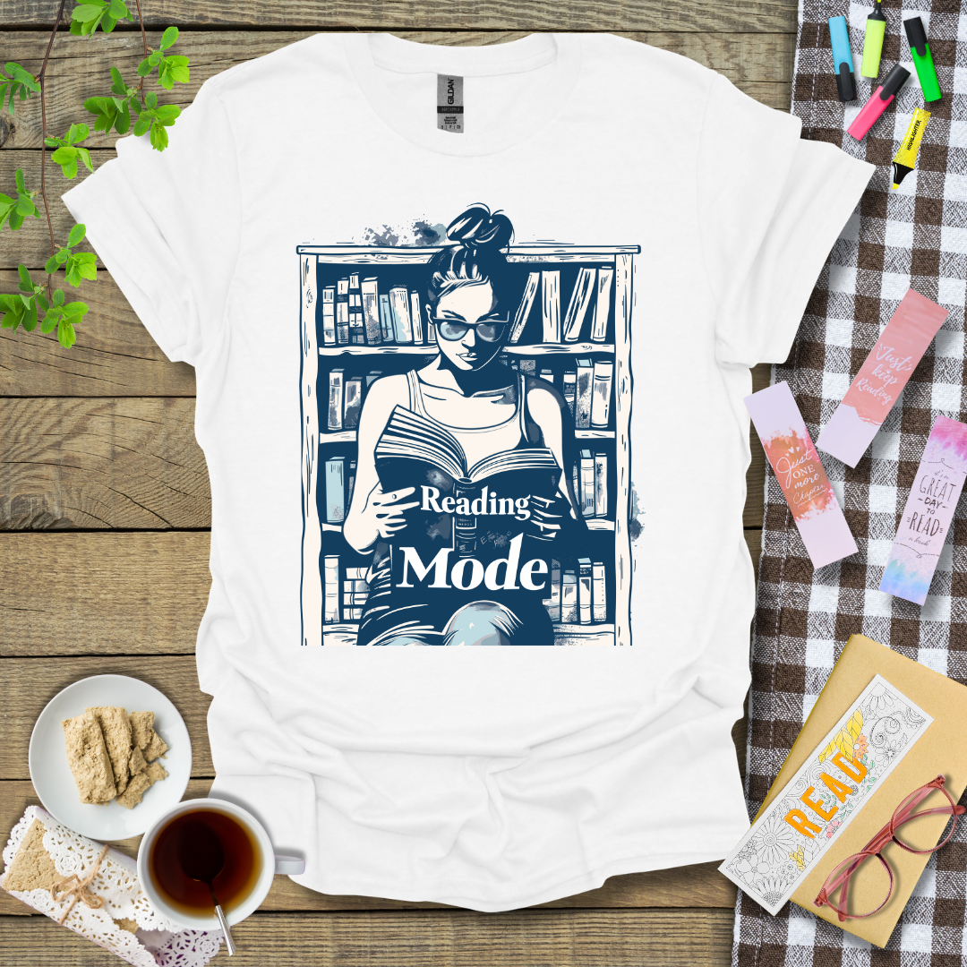 Reading Mode Girl With Glasses - Graphic T Shirt